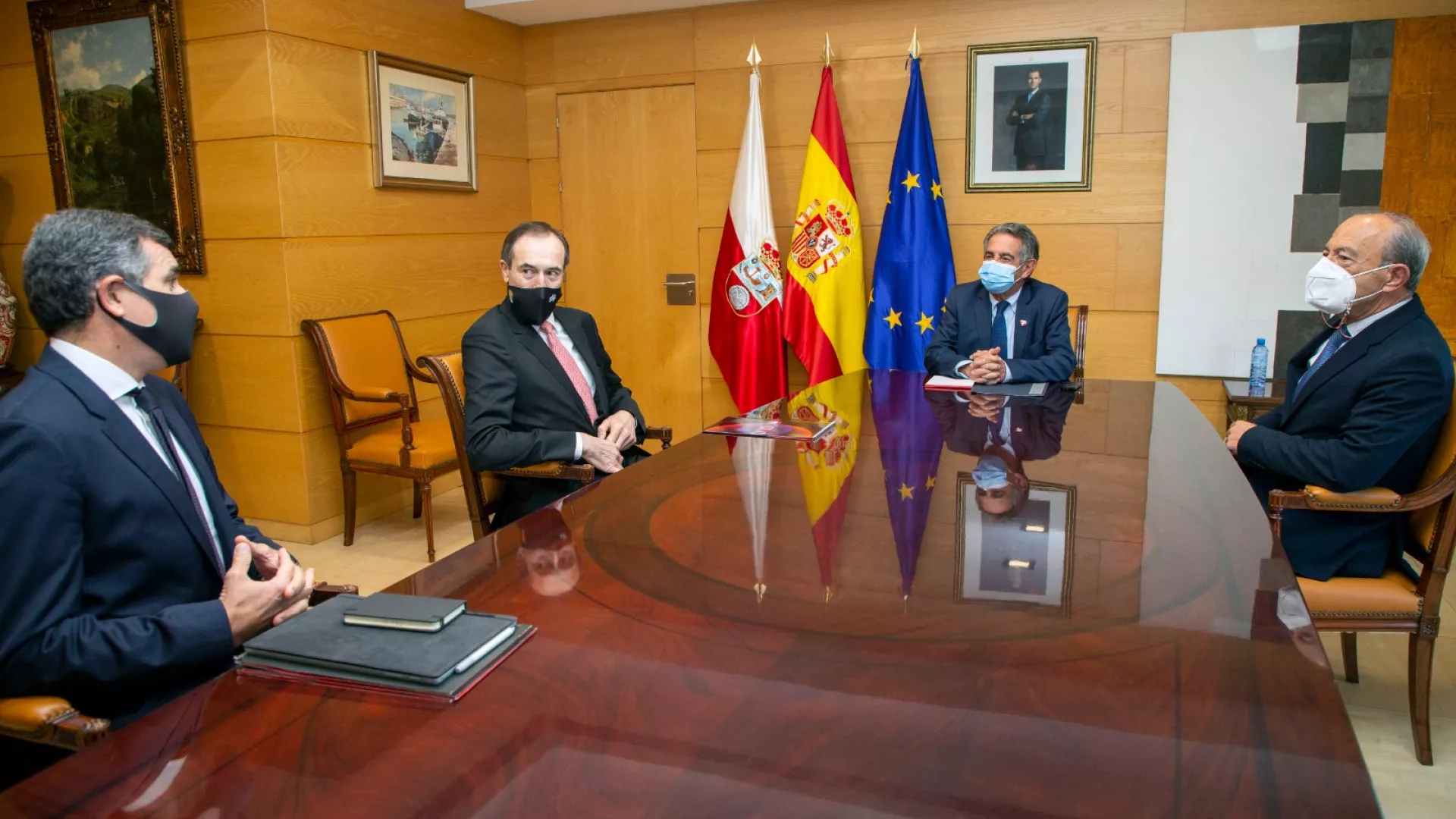 Foto_0.jpg Foto_0.jpg