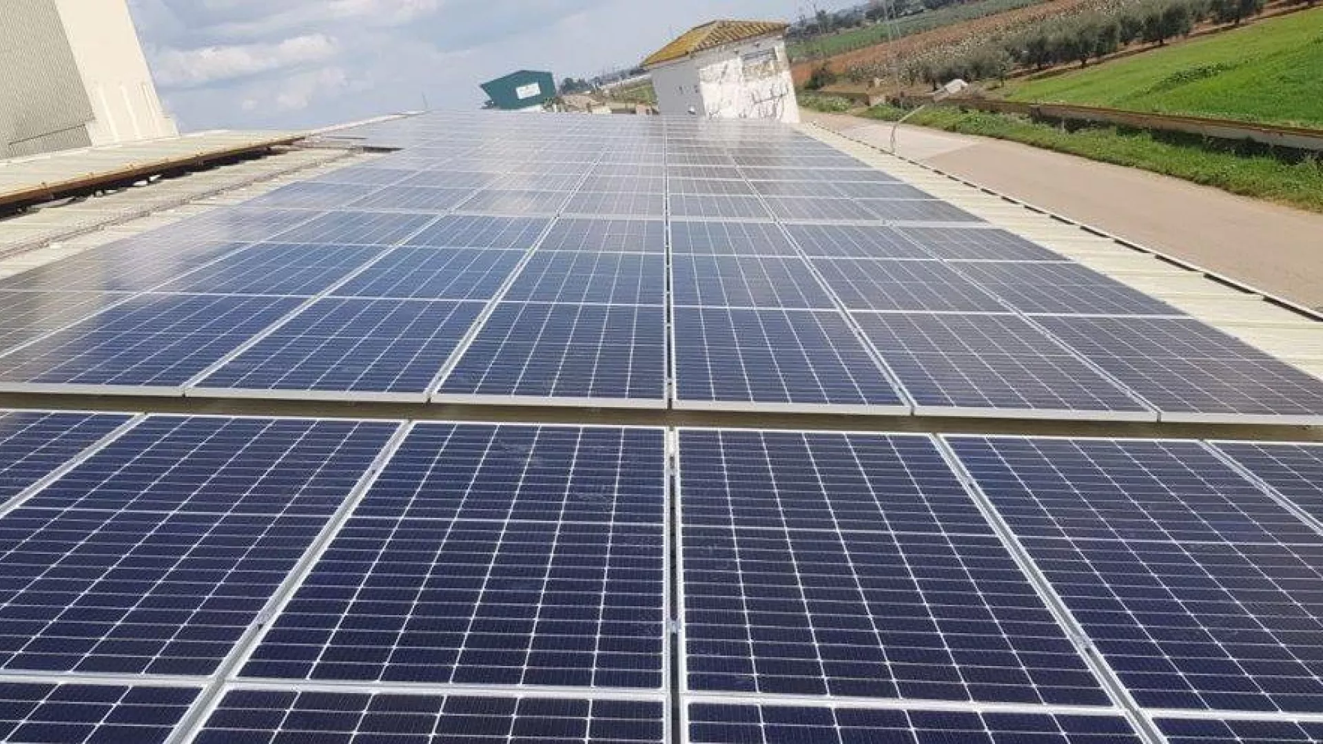 Instalaci%C3%B3n%20fotovoltaica%20realizada%20por%20EDP%20en%20Badajoz.jpg Instalaci%C3%B3n%20fotovoltaica%20realizada%20por%20EDP%20en%20Badajoz.jpg