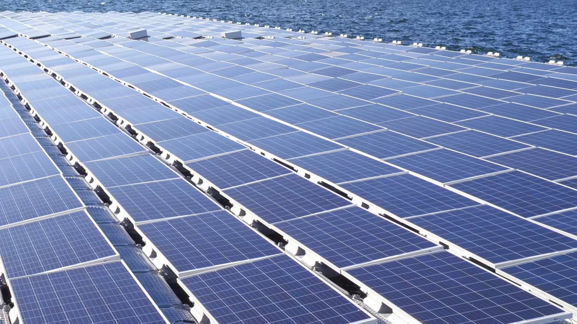 alqueva_solar_flutuadores2_0.jpg