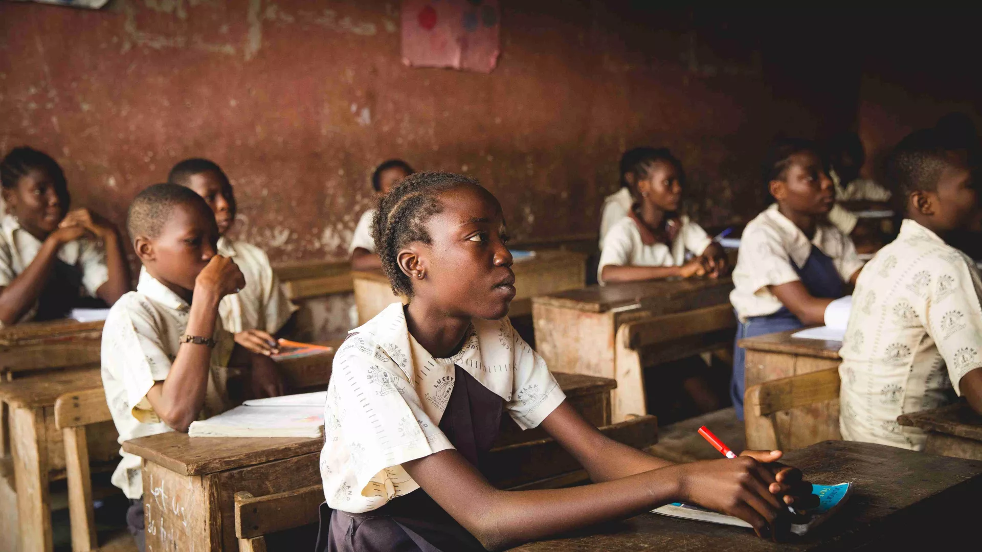 escola%20africa.jpg escola%20africa.jpg