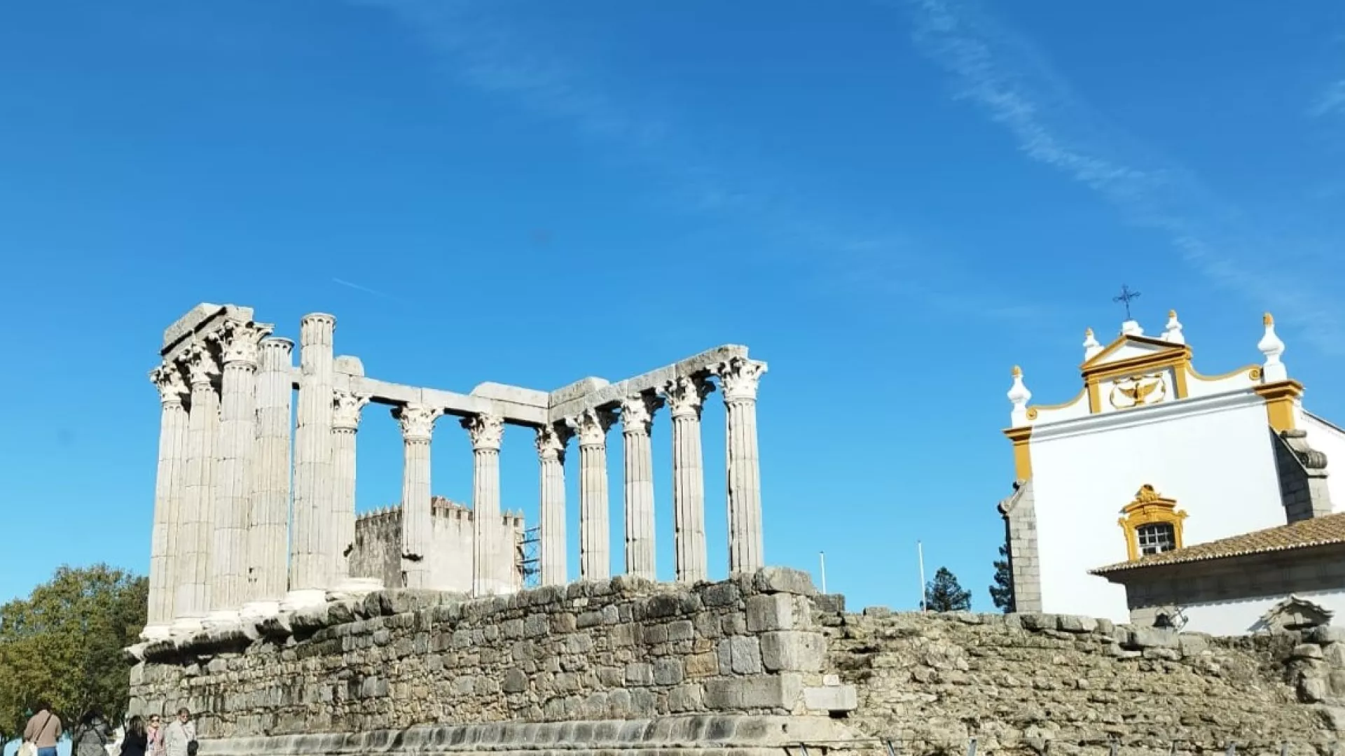 evora.jpeg evora.jpeg