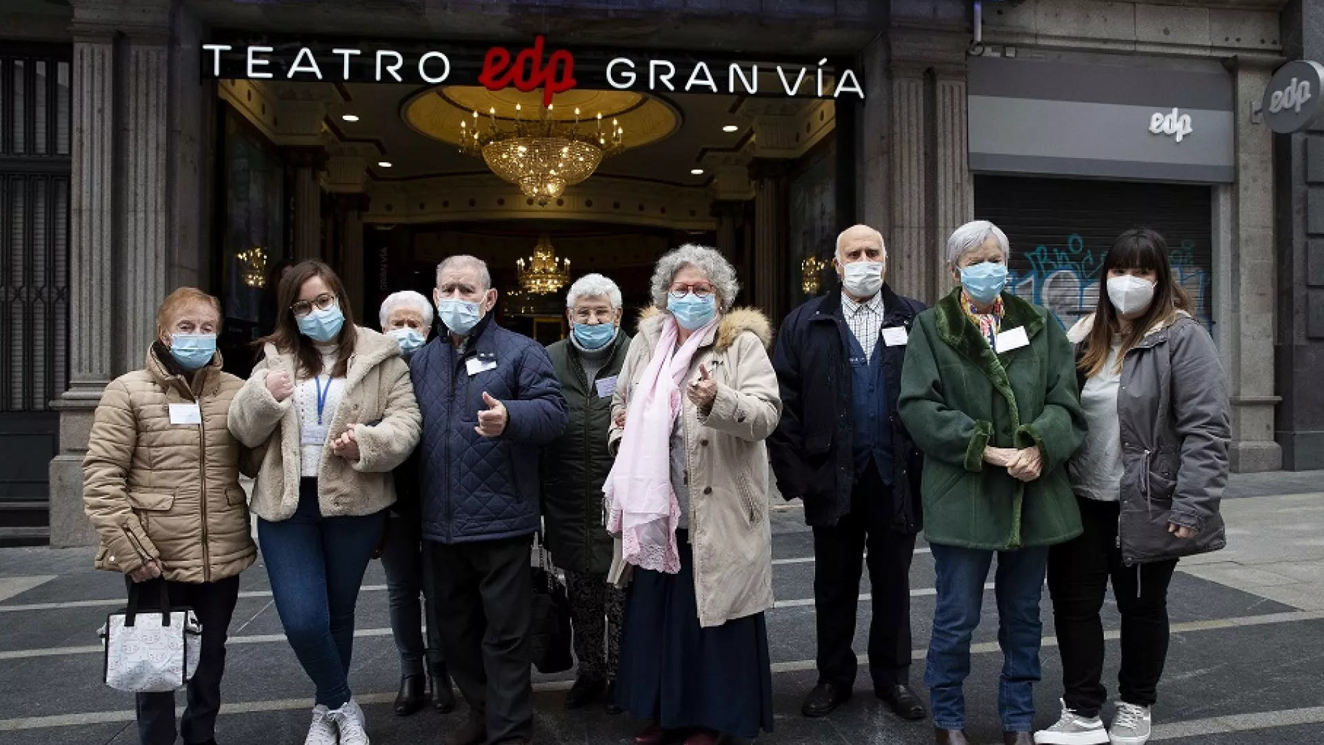 los_mayores_antes_de_la_funcion_web.jpg