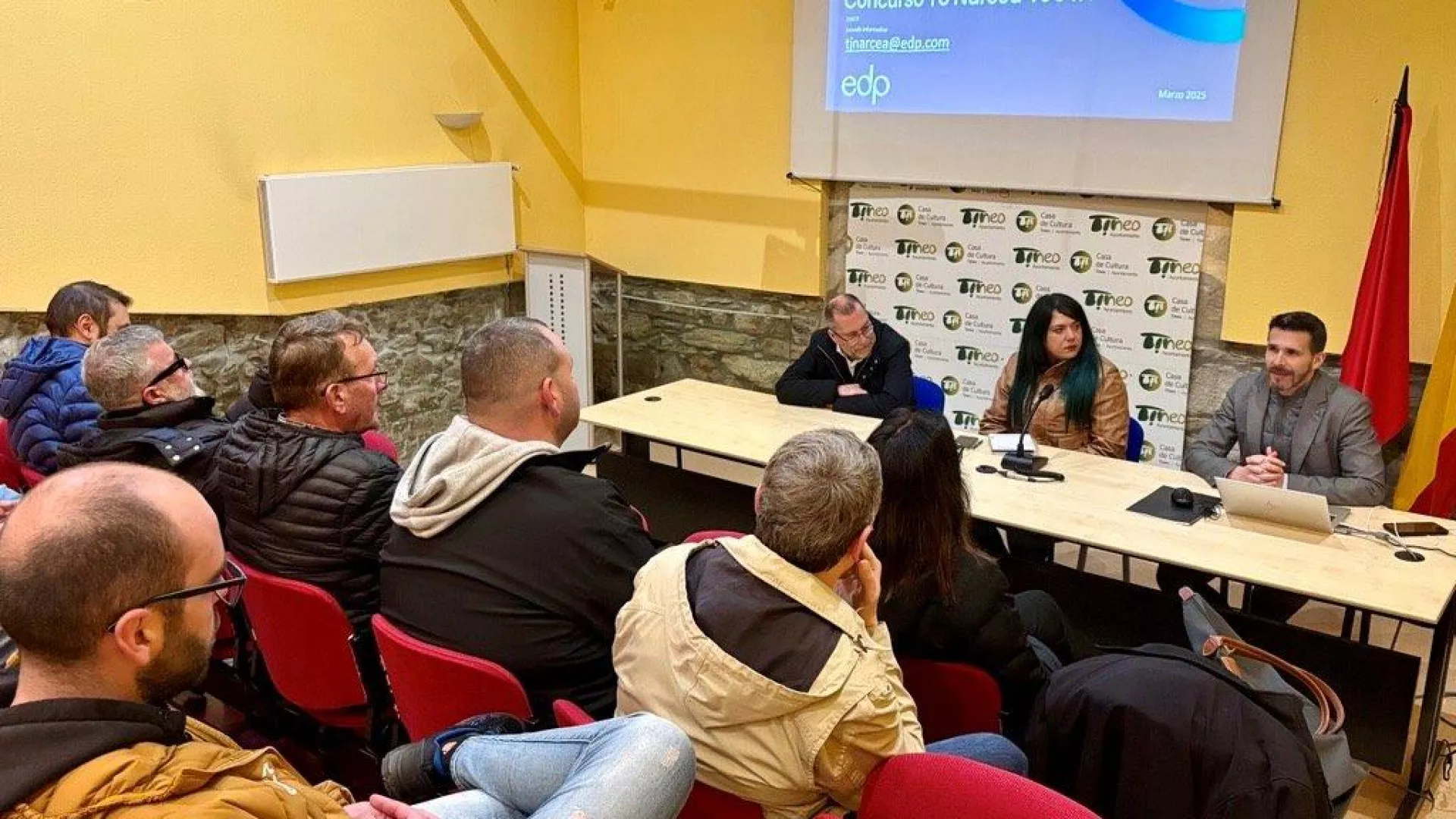 EDP%20reuni%C3%B3%20a%20varios%20empresarios%20en%20Tineo%20para%20presentar%20su%20plan%20socioecon%C3%B3mico%20vinculado%20al%20proyecto%20de%20transici%C3%B3n%20justa%20del%20nudo%20Narcea.jpg EDP%20reuni%C3%B3%20a%20varios%20empresarios%20en%20Tineo%20para%20presentar%20su%20plan%20socioecon%C3%B3mico%20vinculado%20al%20proyecto%20de%20transici%C3%B3n%20justa%20del%20nudo%20Narcea.jpg