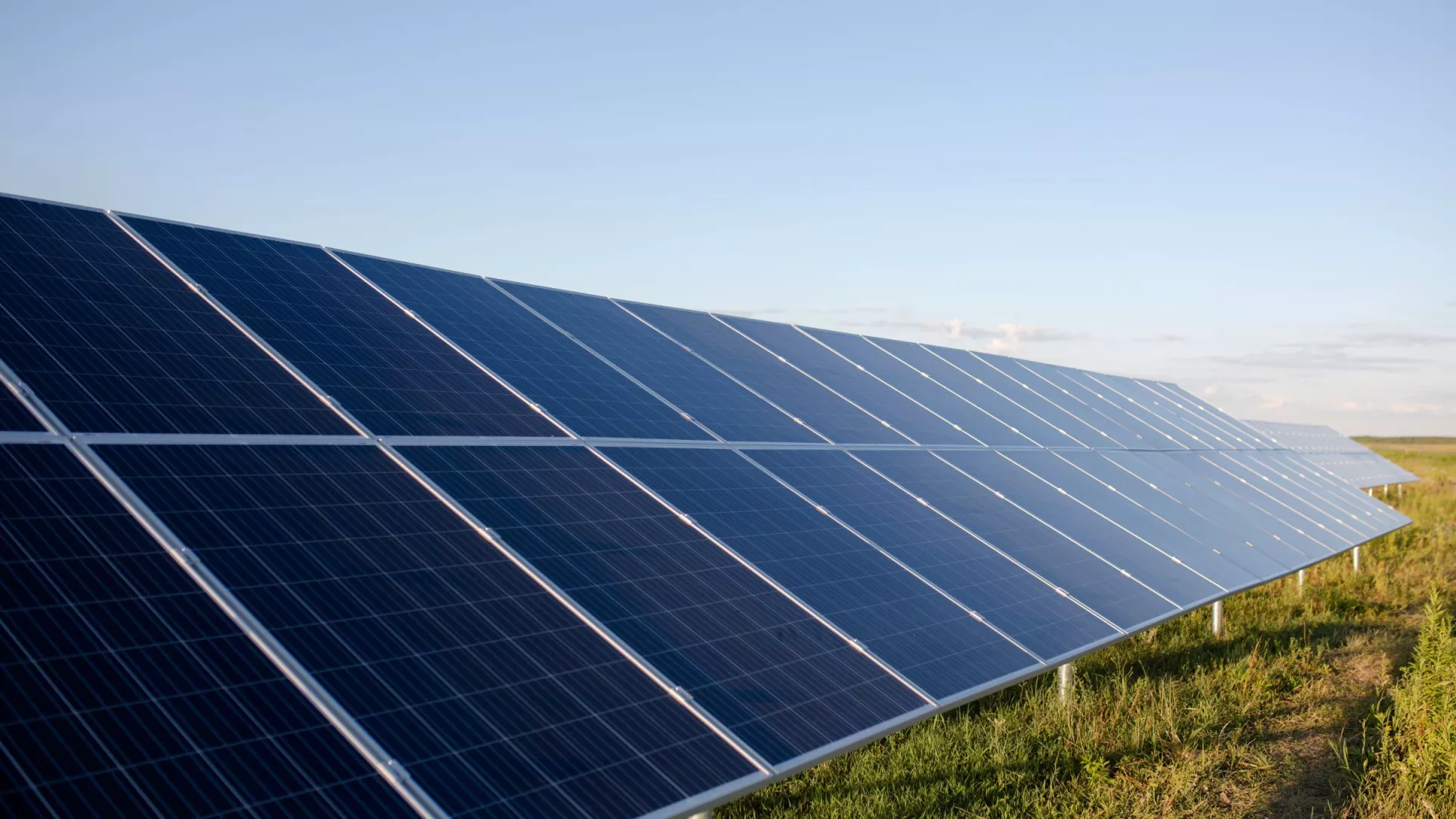 solar-cell-panels-field_500kb_0.jpg solar-cell-panels-field_500kb_0.jpg
