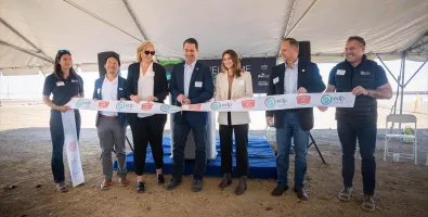 Scarlet%20Solar%20Ribbon%20Cutting_full.jpg