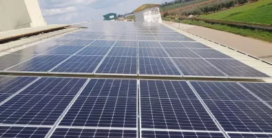 Instalaci%C3%B3n%20fotovoltaica%20realizada%20por%20EDP%20en%20Badajoz.jpg