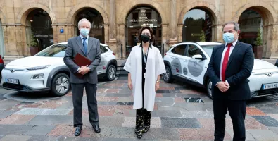 entrega_de_vehiculos_a_la_fpa.jpg