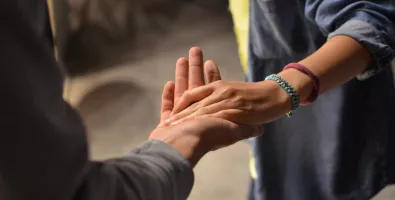 hands_0.jpg