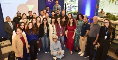 Equipe EDP, Sling Hub e convidados posam para a foto durante o evento de lançamento do Mapeamento de Startups