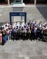 Los%20estudiantes%20con%20el%20rector%2C%20la%20CEO%20de%20EDP%20Espa%C3%B1a%20y%20la%20directora%20de%20la%20Fundaci%C3%B3n%20EDP_4.jpg