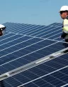 dos_operarios_fijan_paneles_solares_en_la_instalacion.jpg